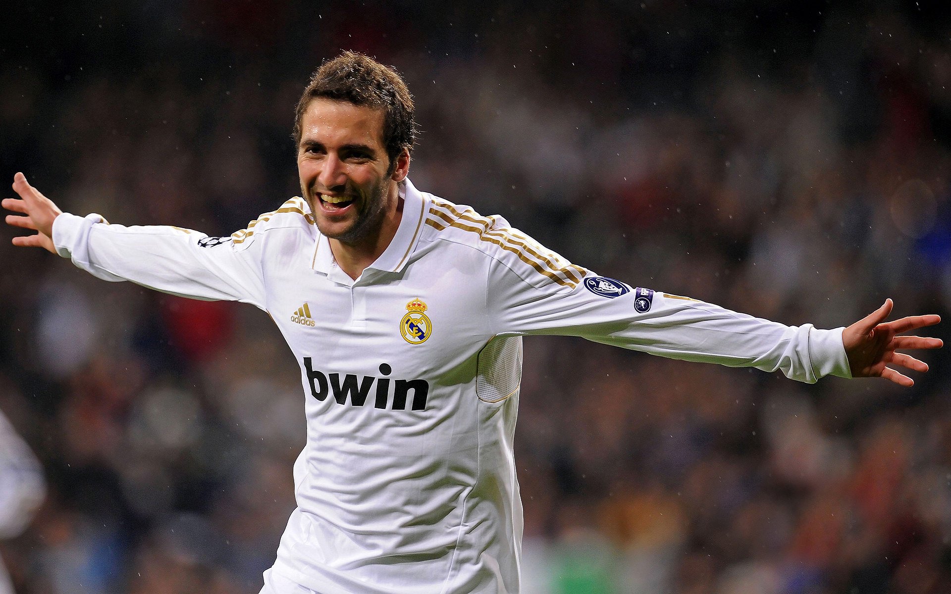 开云在线直播-“胡利安·门德斯的精准传球与敏锐视野，成为阿根廷美洲狮队的关键武器”