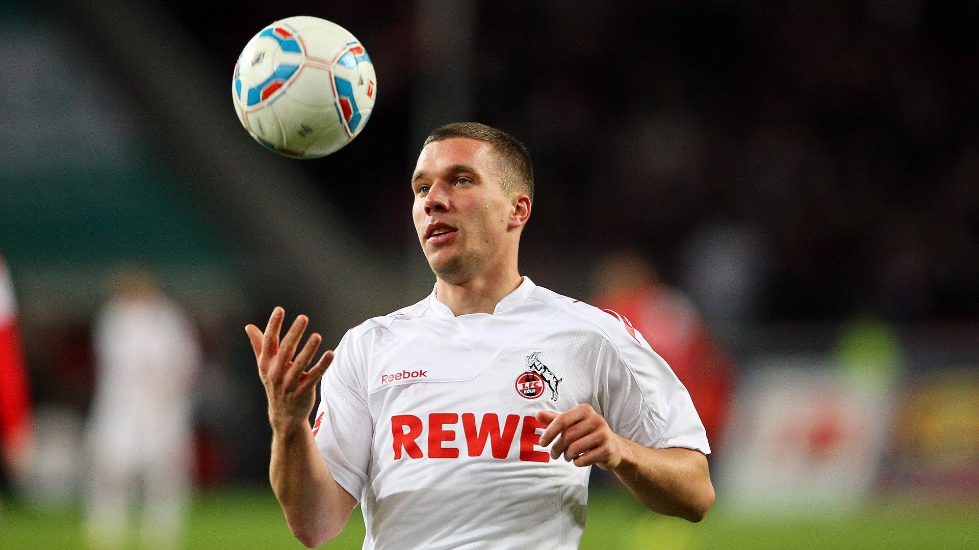 开云-足球智能穿戴设备实现实时战术分析，足球穿戴app